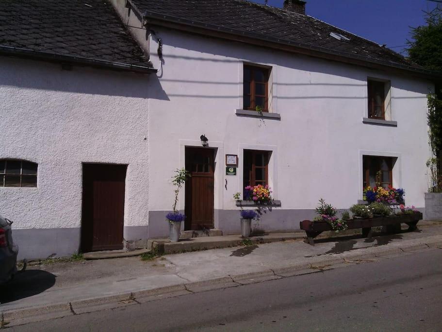 Gite Les 7 Frenes Vaux-sur-Sure Eksteriør bilde